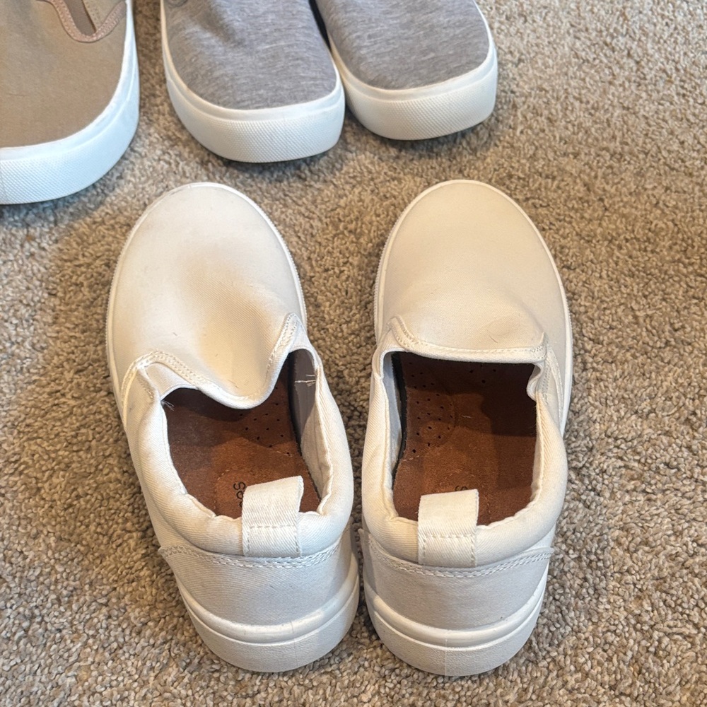 Maurice’s slip ons - Picture 9 of 15